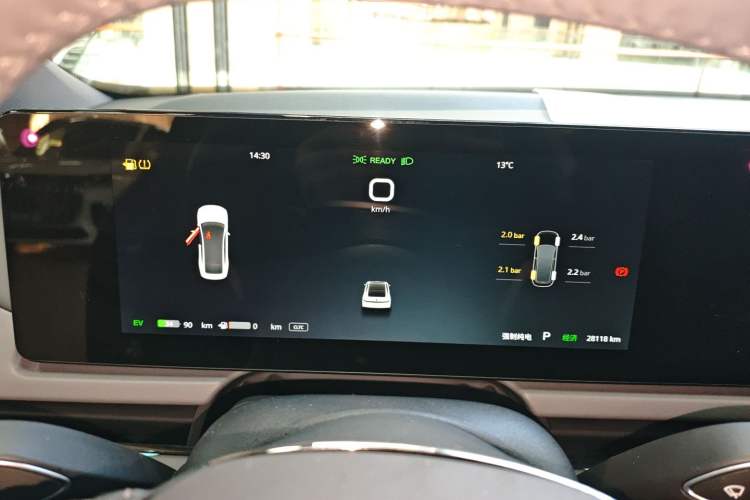 Used VOYAH PASSION 2024 PHEV Four-Wheel Drive Ultra-Long Range Flagship Model
