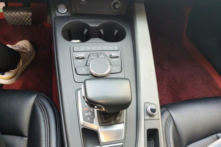 Used Audi A4L 2019 40 TFSI Ambition China VI
