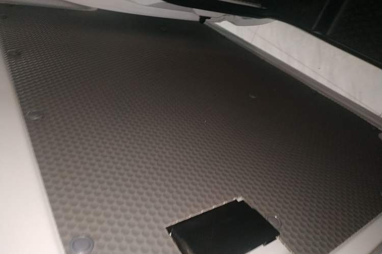 Used SAIC MAXUS Xintu V80 2019 2.5T Classic Model 6-Speed Manual – Aoyuntong Modified Version Short Wheelbase Ultra-Low Roof 5/6 Seats
