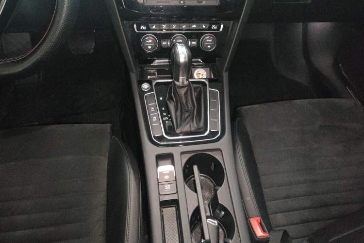 Used Volkswagen Magotan 2017 330TSI DSG Luxury Model