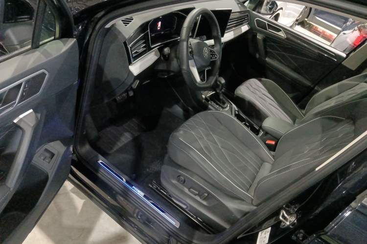 Used Volkswagen Tiguan L New Energy 2023 430 PHEV Plug-in Hybrid Prestige Edition
