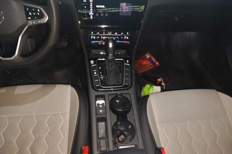 Used Volkswagen Magotan 2026 30 Million Vehicles Selected Model 380TSI DSG Luxury Edition
