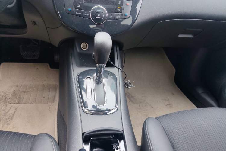 Used Nissan Tiida 2011 1.6L CVT Smart Version