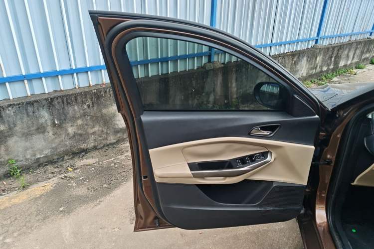 Used Ford Escort 2015 1.5L Manual Fashion Edition
