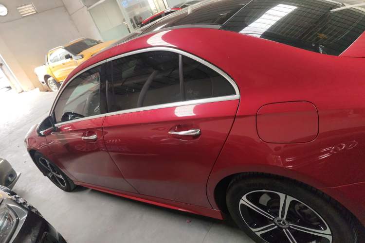 Used Mercedes-Benz A-Class 2022 Revised Version A 200 L Sport Sedan Fashionable Style
