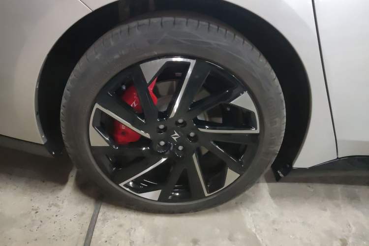 Used  eπ007 2024 530 Pro Version
