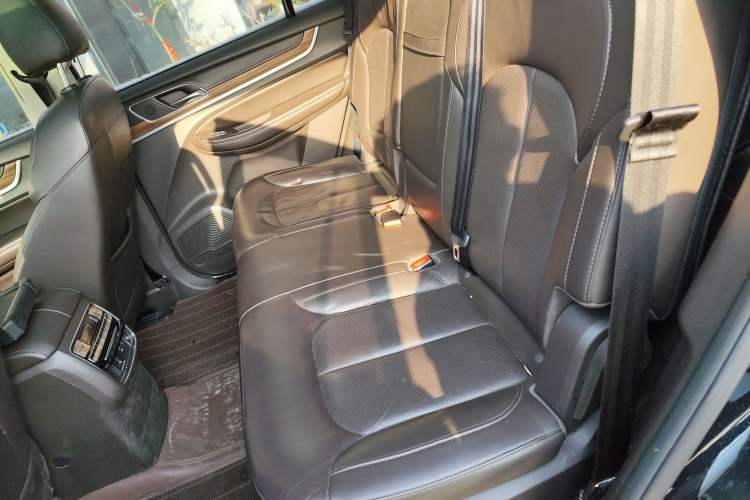 Used Roewe RX8 2019 30T Smart Connectivity Two-Wheel Drive Supreme Flagship Edition