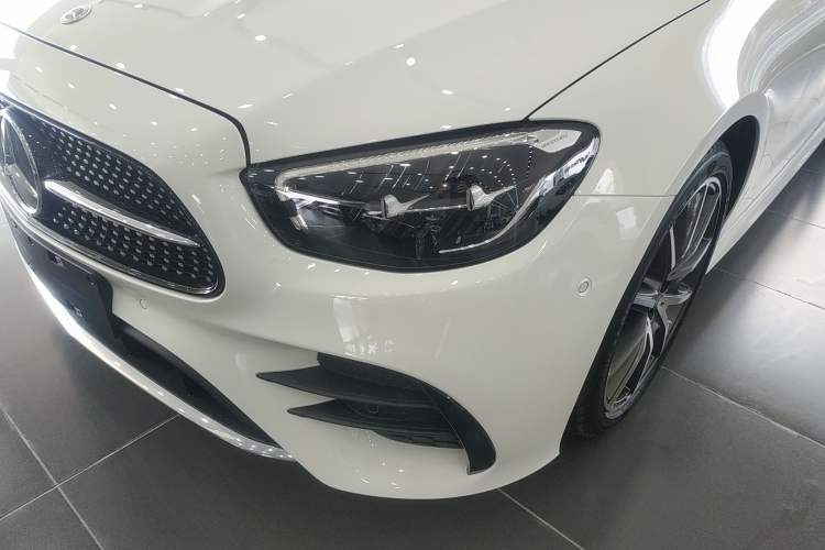 Used Mercedes-Benz E-Class 2023-Year Restyled E 260 Coupe