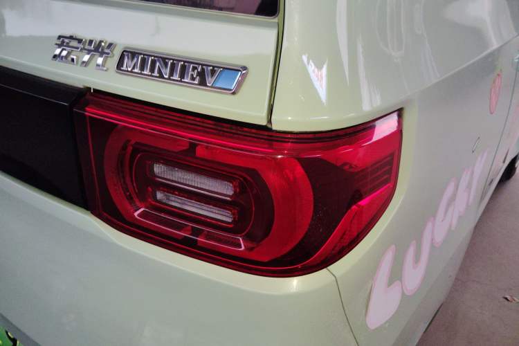 Used Wuling Hongguang MINIEV 2021 Macaron Premium Model – Lithium Iron Phosphate