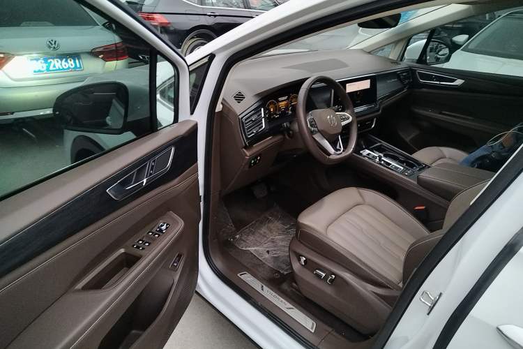 Used Volkswagen Viloran 2024 330TSI Luxury Edition