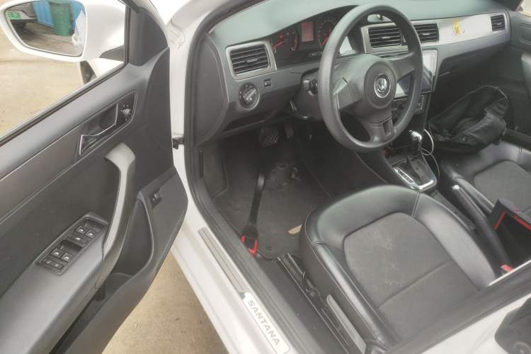 Used Volkswagen Santana 2015 1.6L Automatic Comfort Edition