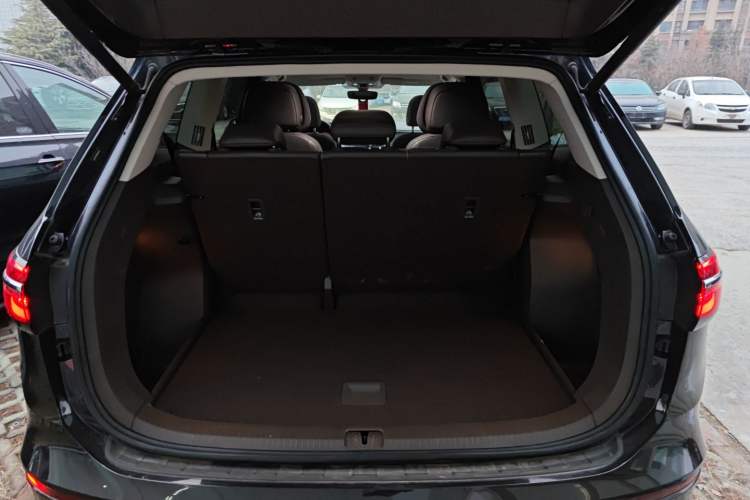 Used Volkswagen Viloran 2024 380TSI Premium Edition
