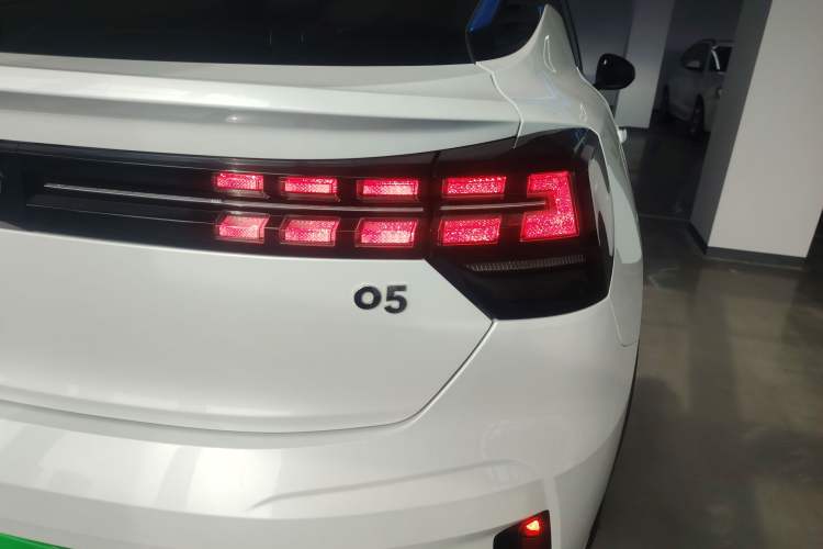 Used Lynk & Co 05 2022 2.0T Two-Wheel Drive Shine Halo
