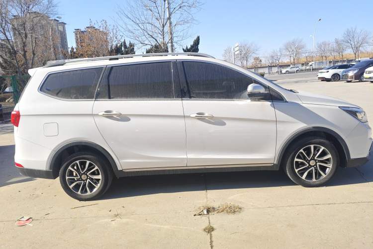 Used Baojun 730 2017 1.8L iAMT Prestige Version 7 Seats
