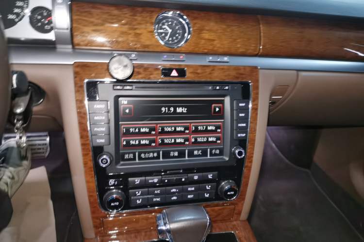 Used Volkswagen Phaeton 2014 3.0L Business Model