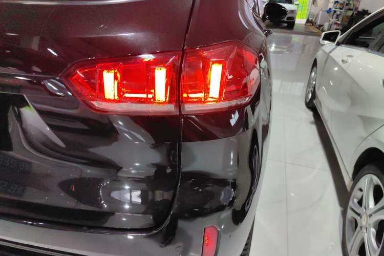 Used Wey VV5 2017 2.0T Ultra-Luxury Version
