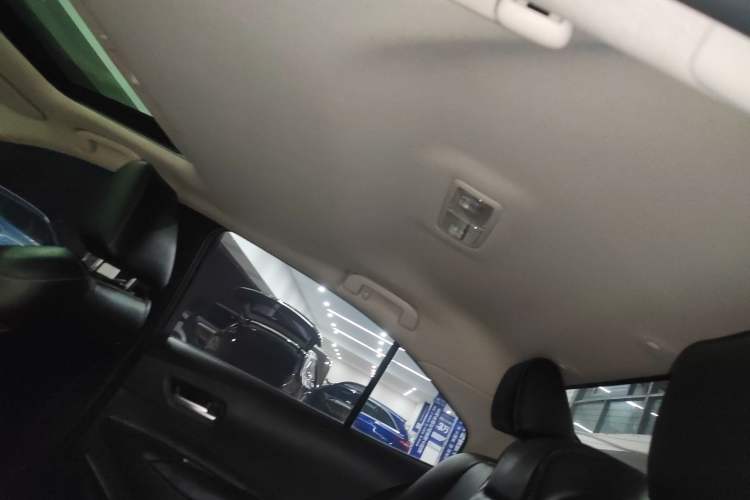 Used Toyota Corolla 2021 Dual-Motor 1.8L E-CVT Elite Edition
