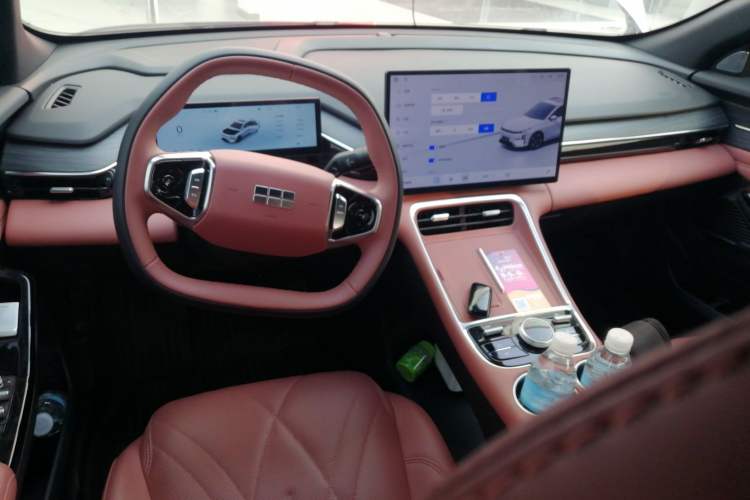 Used  L6 2025 EM-i 140km Starship Edition
