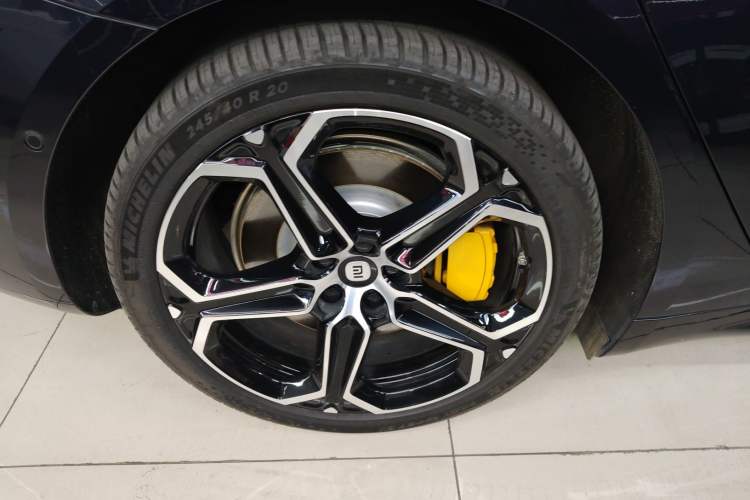 Used  SU7 2024 Rear-Drive Ultra-Long Range Advanced Pro-Level Intelligent Driving Version
