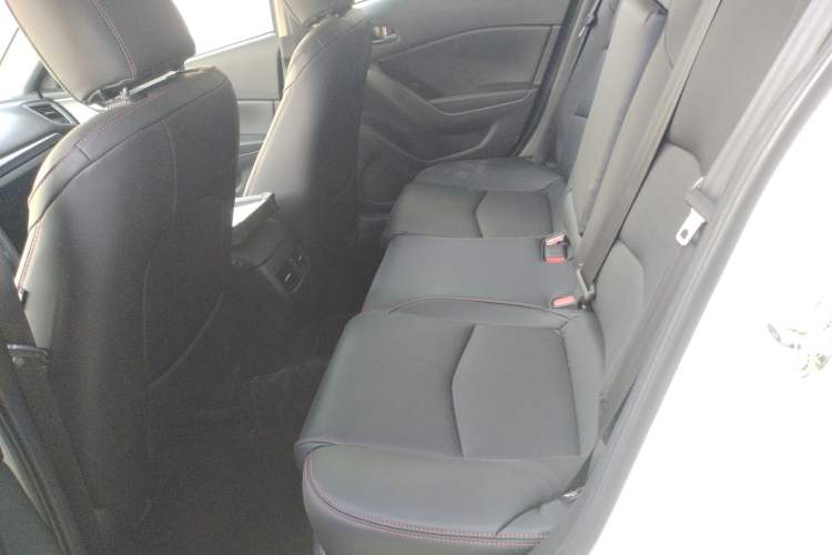 Used Mazda Mazda 3 Axela 2019 Cloud-Controlled Sedan 1.5L Automatic Luxury Model China VI Standard