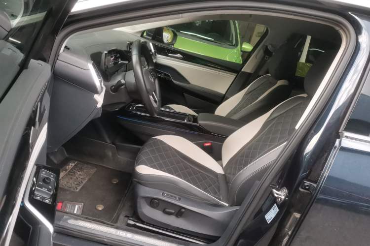 Used Volkswagen ID.6 CROZZ 2021 Long-Range PRO Edition
