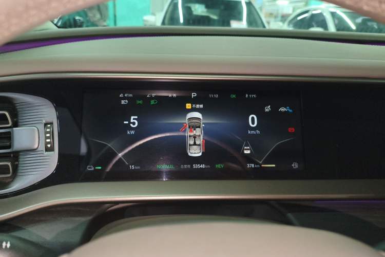 Used Denza D9 2022 DM-i 970 Four-Wheel Drive Flagship Model
