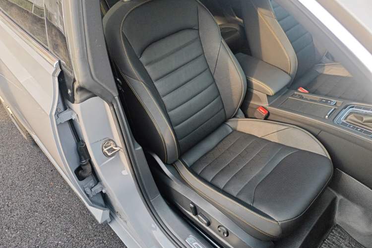 Used Volkswagen FAW-Volkswagen CC 2023 380TSI Striking Edition