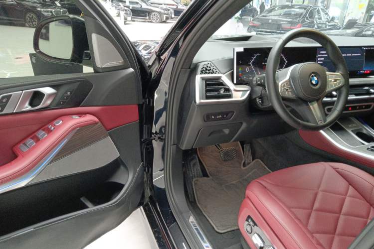 Used BMW X5 2023 xDrive 40Li M Sport Night Edition Package