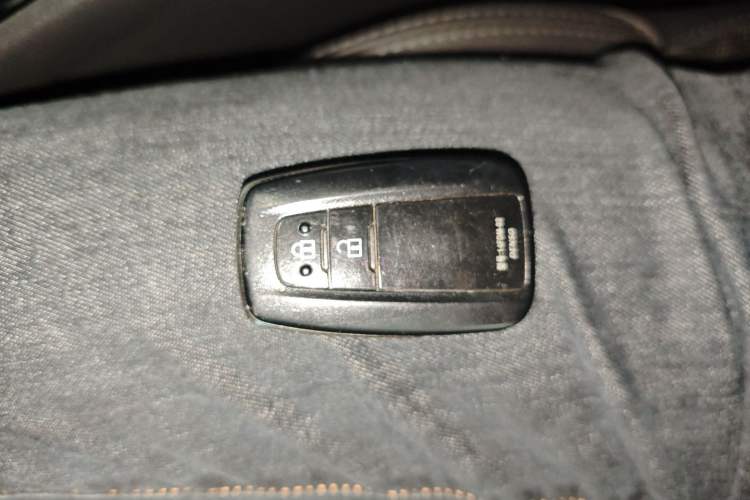 Used Toyota IZOA 2018 2.0L Yichi Version China VI Standard
