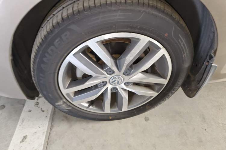 Used Volkswagen Golf 2016 230TSI Automatic Luxury Version
