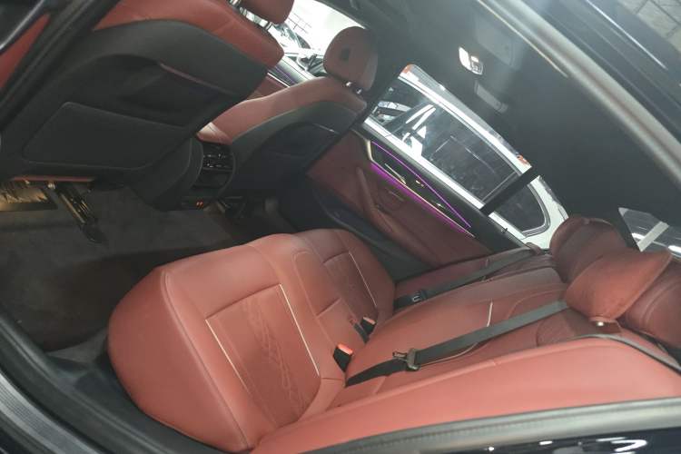 Used BMW 5 Series 2022 Second Facelift 525Li M Sport Package
