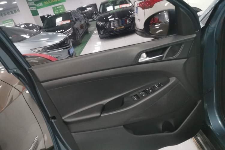 Used Hyundai Tucson 2015 1.6T Dual-Clutch Two-Wheel-Drive Smart Model
