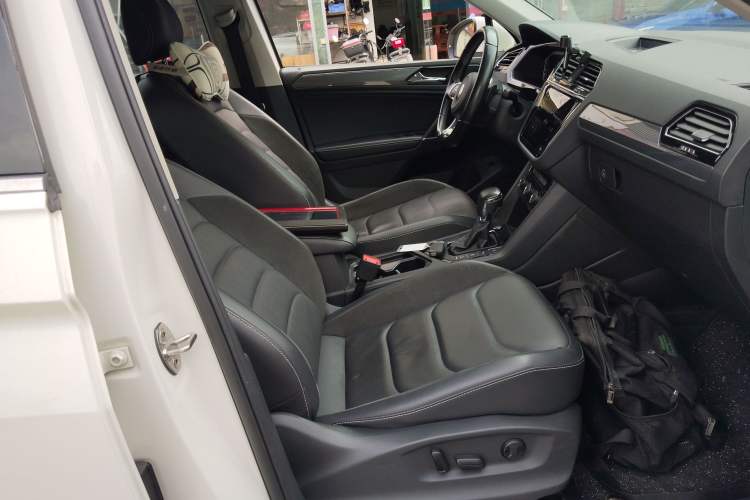 Used Volkswagen Tiguan L 2021 330TSI Automatic Two-Wheel Drive R-Line Enhanced Edition