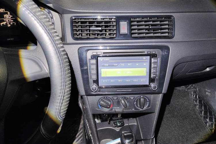 Used Skoda Rapid Spaceback 2016 Revised Version 1.6L Automatic Front-Drive Edition