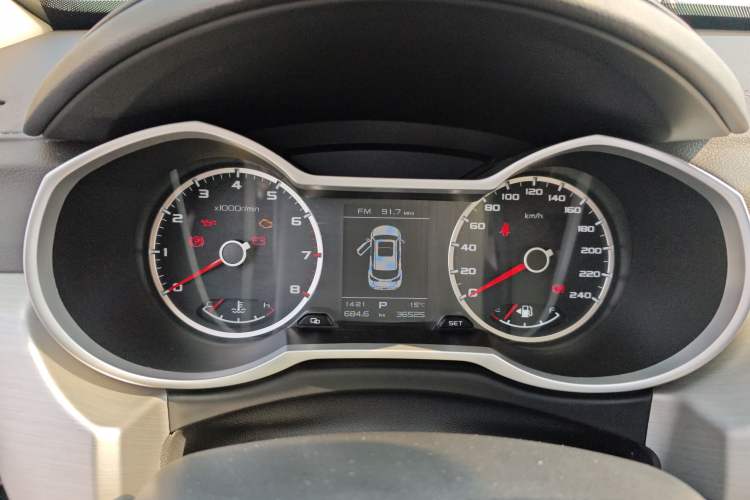 Used Geely Auto Emgrand X7 Sport 2016 1.8TD Automatic ZhiShang Model