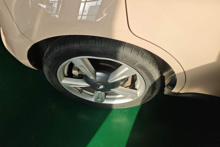 Used ORA Good Cat 2023 401 km Standard Range Luxury Version Lithium Iron Phosphate
