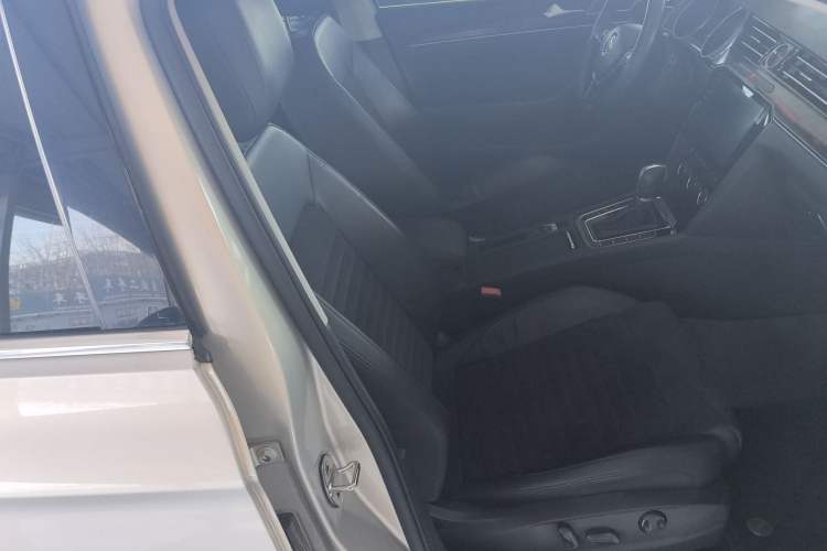 Used Volkswagen Magotan 2017 330TSI DSG Luxury Model
