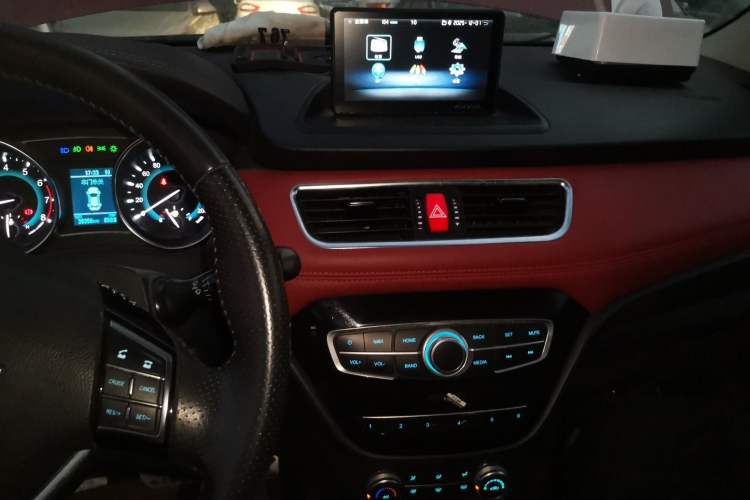 Used Haval H1 2016 Blue Label 1.5L AMT Luxury Model
