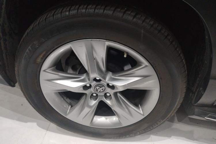 Used Toyota Highlander 2018 2.0T Four-Wheel Drive Luxury Edition 7 Seats China V Emission Standard