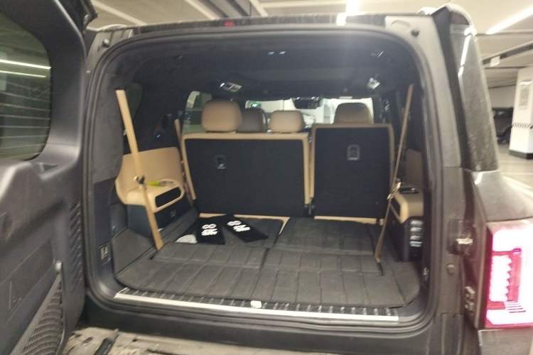 Used  Leopard 8 2025 Smart & Brave Flagship Edition 7 Seats
