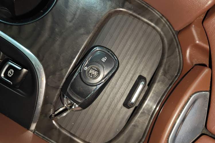 Used Buick Envision 2016 20T Two-Wheel-Drive Elite Model
