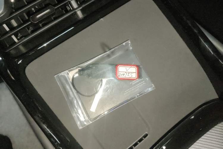 Used Changan UNI-V 2025 Model Third-Generation 2.0T Dynamic Edition