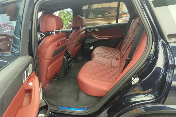 Used BMW X5 2023 xDrive 40Li M Sport Night Edition Package