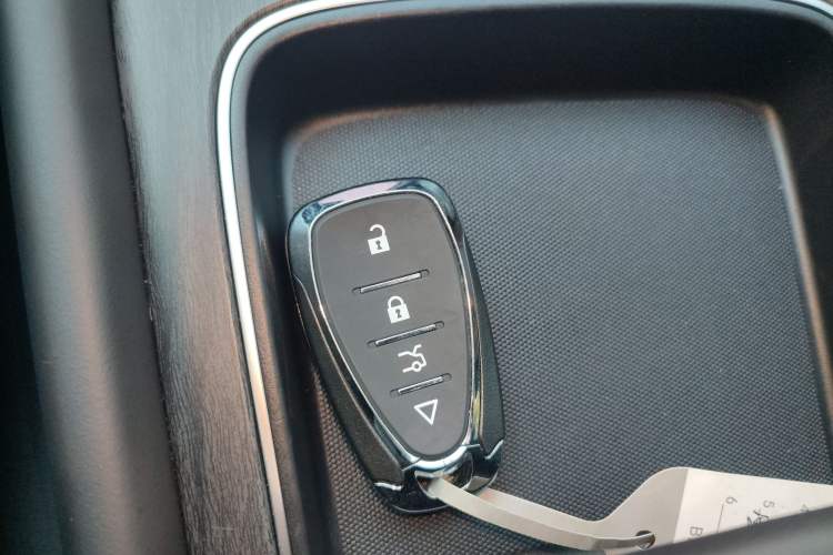 Used Roewe D7 2023 DMH 125km Superior Edition
