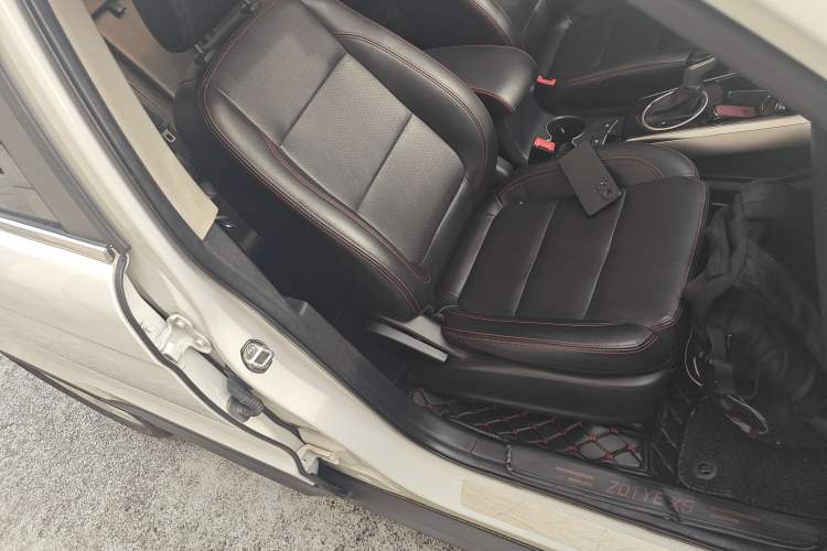 Used Zotye Domy X5 2015 1.5T CVT ZhiXian Model China IV Standard