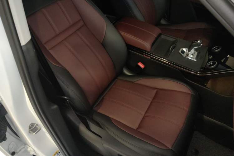 Used Land Rover Range Rover Evoque 2022 Facelifted Aurora L 249 PS R-Dynamic Luxury Edition