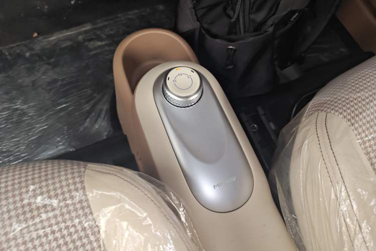 Used Wuling Hongguang MINIEV 2025 Four-Door Version Advanced Edition
