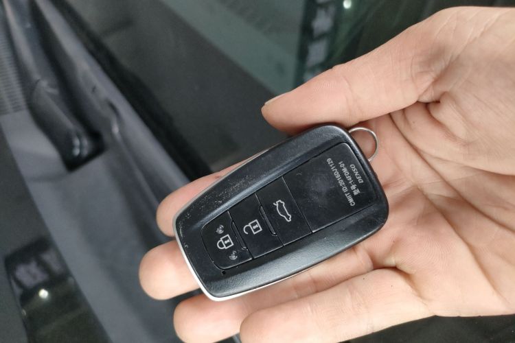 Used Toyota Camry 2023 2.0G Luxury Edition
