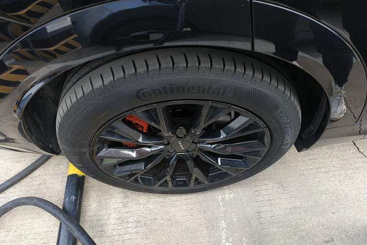 Used Zeekr 7X 2025 100 kWh Long-Range Rear-Wheel Drive with Intelligent Driving Features
