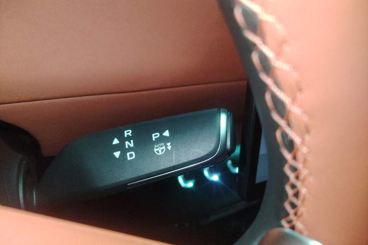 Used  E07 2025 All-Electric 4x4 with 90 kWh Max Intelligent Driving Version
